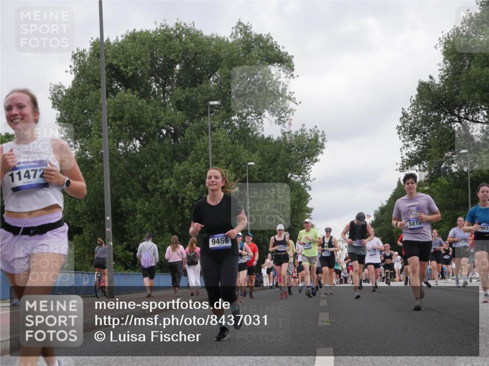 29.06.2025 - hella hamburg halbmarathon Luisa Fischer http://msf.ph/oto/8437031 29.06.2025 10:57:14 Kennedybrücke 11472, 9456, 1687, 1017, 1725, 13350, 5817, 901, 1017, 1744, 1789, 1984, 2079, 2146, 4626, 4801, 5514, 5804, 5817, 5993, 6273, 8189, 8924, 9138, 9531 meine-sportfotos.de