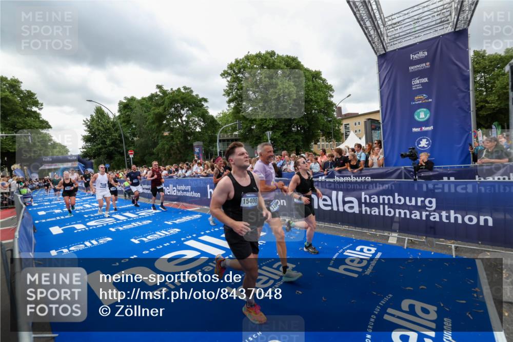 29.06.2025 - hella hamburg halbmarathon Zöllner http://msf.ph/oto/8437048 29.06.2025 10:54:50 Ziel 1496, 2029, 2561, 4231, 6587, 8449, 9227, 10044, 12186, 13147, 14239, 15408, 17231, 17261 meine-sportfotos.de