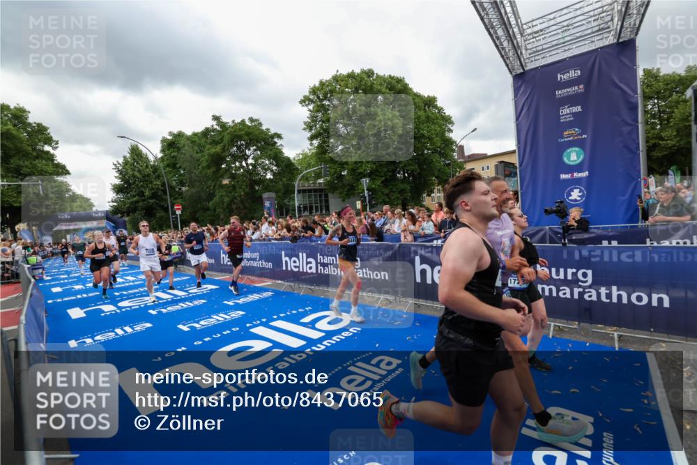 29.06.2025 - hella hamburg halbmarathon Zöllner http://msf.ph/oto/8437065 29.06.2025 10:54:50 Ziel 1496, 2029, 2561, 4231, 6587, 8449, 9227, 10044, 12186, 13147, 14239, 15408, 17231, 17261 meine-sportfotos.de