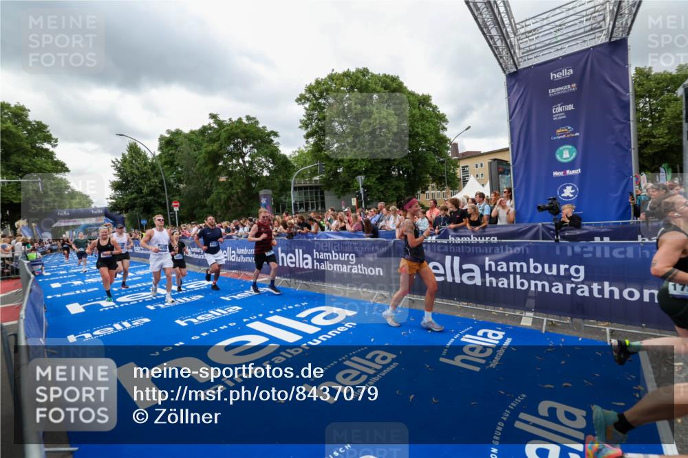 29.06.2025 - hella hamburg halbmarathon Zöllner http://msf.ph/oto/8437079 29.06.2025 10:54:50 Ziel 1496, 2029, 2561, 4231, 6587, 8449, 9227, 10044, 12186, 13147, 14239, 15408, 17231, 17261 meine-sportfotos.de