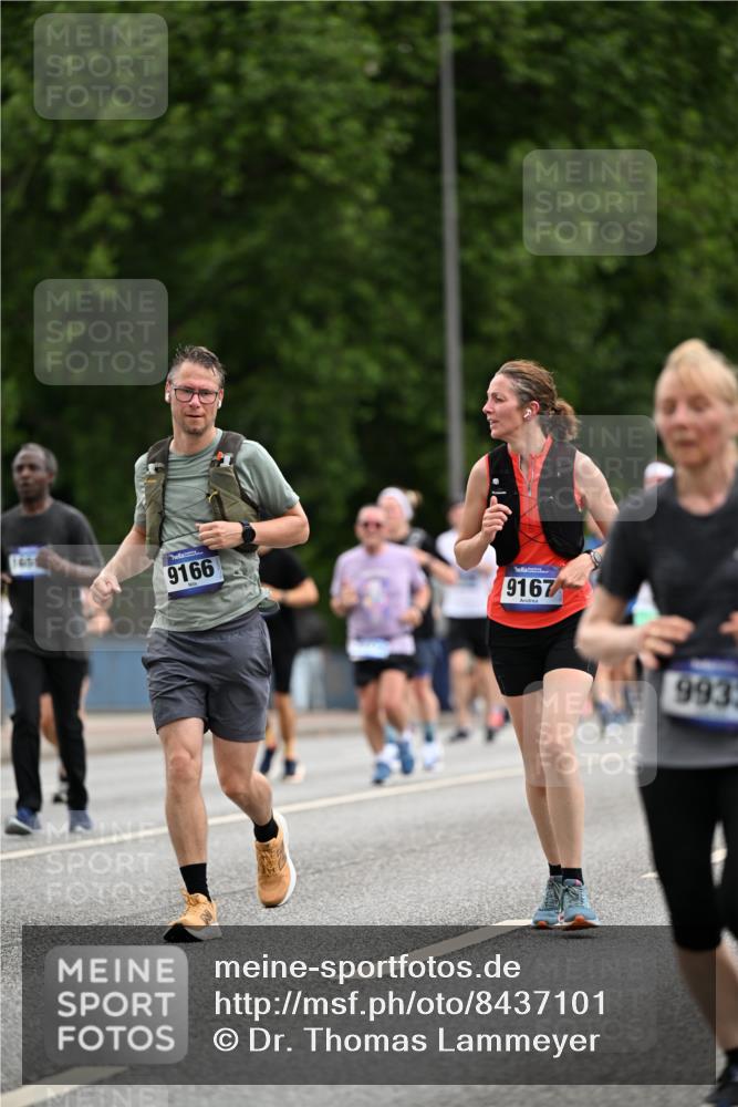 29.06.2025 - hella hamburg halbmarathon Dr. Thomas Lammeyer http://msf.ph/oto/8437101 29.06.2025 10:55:39 Kennedybrücke 1208, 1930, 2202, 2380, 2484, 2485, 3229, 3838, 4652, 4771, 5286, 5289, 5357, 7012, 7769, 7938, 8410, 8779, 9166, 9167, 9933, 10521, 10552, 10636, 11252 meine-sportfotos.de