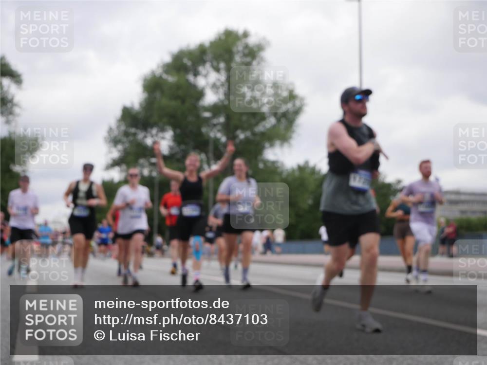 29.06.2025 - hella hamburg halbmarathon Luisa Fischer http://msf.ph/oto/8437103 29.06.2025 10:57:19 Kennedybrücke 1017, 1744, 2079, 3187, 4685, 4801, 5514, 5804, 5817, 5993, 8189, 8924, 9138, 9771, 10207 meine-sportfotos.de