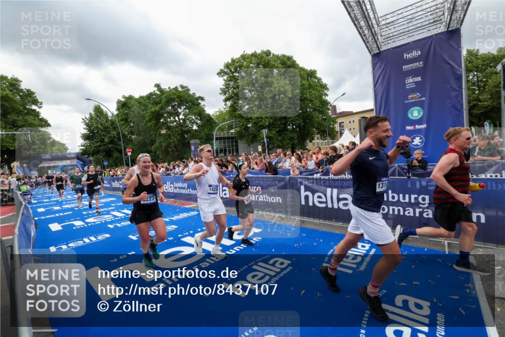 29.06.2025 - hella hamburg halbmarathon Zöllner http://msf.ph/oto/8437107 29.06.2025 10:54:52 Ziel 1506, 2029, 2561, 4231, 6587, 9227, 10044, 12186, 13147, 14660, 17261 meine-sportfotos.de