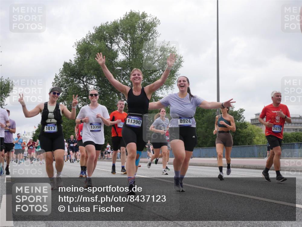 29.06.2025 - hella hamburg halbmarathon Luisa Fischer http://msf.ph/oto/8437123 29.06.2025 10:57:20 Kennedybrücke 11390, 1529, 551, 13350, 1017, 8924, 2079, 1017, 1744, 2079, 2372, 2761, 3187, 4685, 4801, 5514, 5804, 5993, 8189, 8924, 9138, 9771, 10207 meine-sportfotos.de