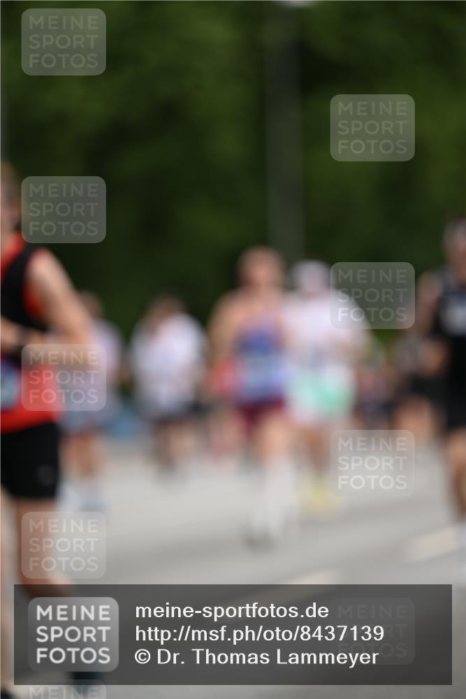 29.06.2025 - hella hamburg halbmarathon Dr. Thomas Lammeyer http://msf.ph/oto/8437139 29.06.2025 10:55:41 Kennedybrücke 1208, 1617, 1930, 2202, 2380, 2484, 2485, 3229, 3838, 4652, 4771, 5286, 5289, 5357, 6945, 7012, 7769, 7938, 8410, 8779, 9166, 9167, 9933, 10521, 10552, 10636, 11252 meine-sportfotos.de
