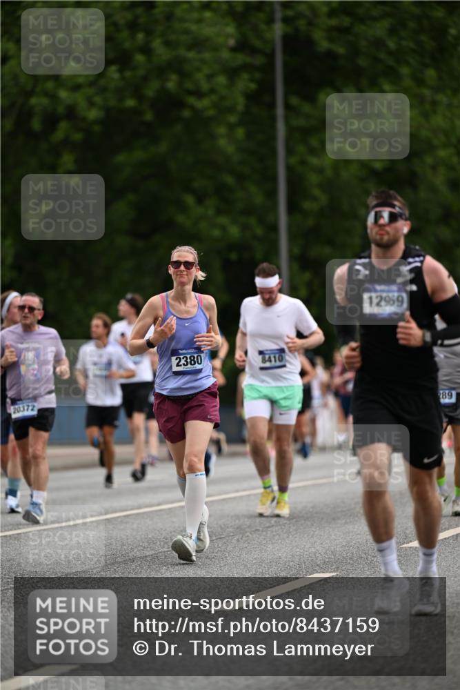 29.06.2025 - hella hamburg halbmarathon Dr. Thomas Lammeyer http://msf.ph/oto/8437159 29.06.2025 10:55:42 Kennedybrücke 1208, 1617, 1930, 2202, 2380, 2484, 2485, 2778, 3229, 3838, 4652, 4771, 5286, 5289, 5357, 6945, 7012, 7769, 7938, 8410, 8779, 9166, 9167, 9933, 10521, 10552, 10636, 11252 meine-sportfotos.de
