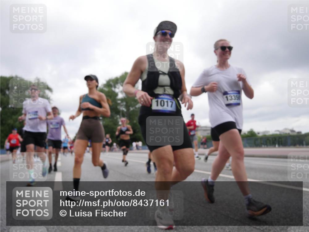 29.06.2025 - hella hamburg halbmarathon Luisa Fischer http://msf.ph/oto/8437161 29.06.2025 10:57:22 Kennedybrücke 13350, 1017, 1017, 1744, 2079, 2372, 2761, 3187, 4685, 4801, 5514, 5804, 5993, 7614, 8924, 9138, 9503, 9771, 10207 meine-sportfotos.de
