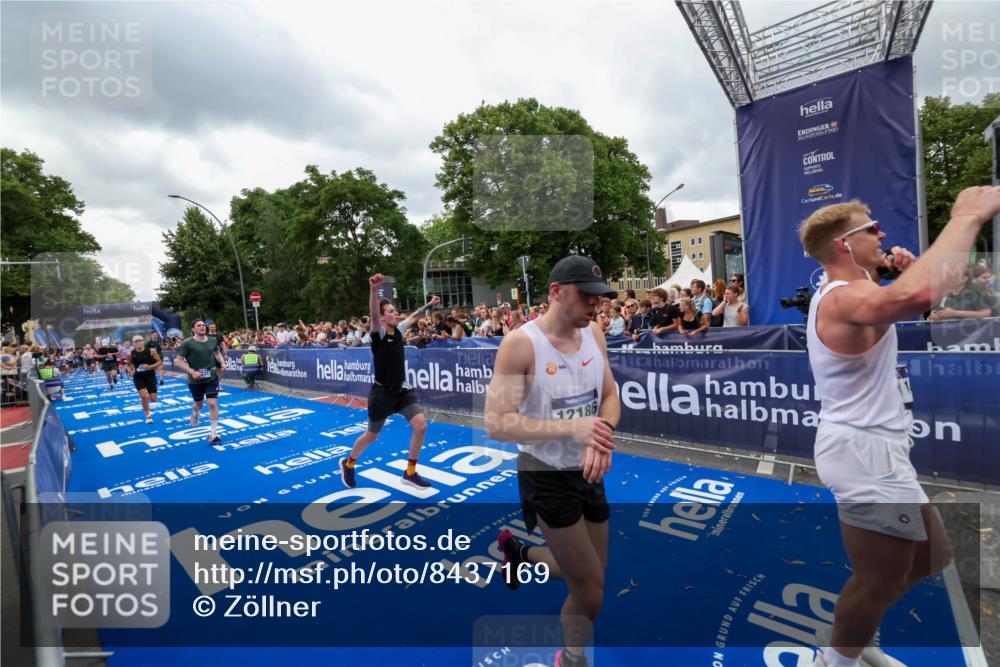 29.06.2025 - hella hamburg halbmarathon Zöllner http://msf.ph/oto/8437169 29.06.2025 10:54:53 Ziel 1506, 2029, 4231, 6587, 9227, 10044, 12186, 14660, 16623, 16868, 17261 meine-sportfotos.de