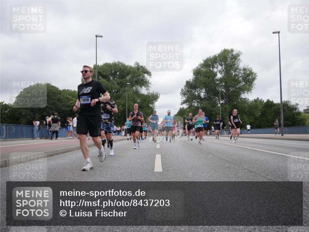 29.06.2025 - hella hamburg halbmarathon Luisa Fischer http://msf.ph/oto/8437203 29.06.2025 10:57:25 Kennedybrücke 1906, 1340, 1744, 2372, 2761, 3187, 3249, 4323, 4685, 4838, 5514, 5804, 5993, 6468, 7614, 9138, 9503, 9771, 10207 meine-sportfotos.de