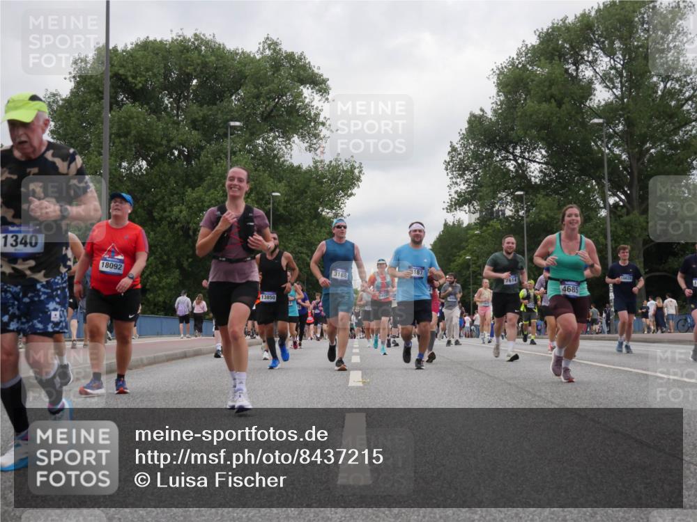 29.06.2025 - hella hamburg halbmarathon Luisa Fischer http://msf.ph/oto/8437215 29.06.2025 10:57:26 Kennedybrücke 1340, 18092, 13850, 3188, 3187, 1890, 7614, 4685, 1300, 16628, 1744, 2372, 2761, 3187, 3249, 4323, 4685, 4838, 5993, 6468, 7614, 9138, 9503, 9771, 10207 meine-sportfotos.de