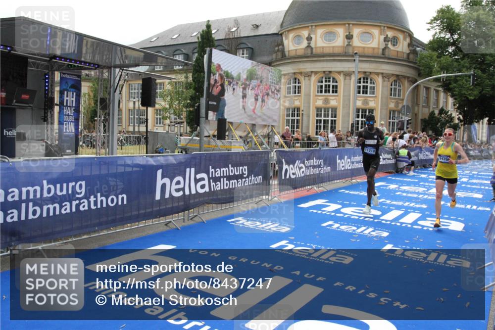 29.06.2025 - hella hamburg halbmarathon Michael Strokosch http://msf.ph/oto/8437247 29.06.2025 10:20:57 Ziel 11210, 14766, 17402, 19075 meine-sportfotos.de