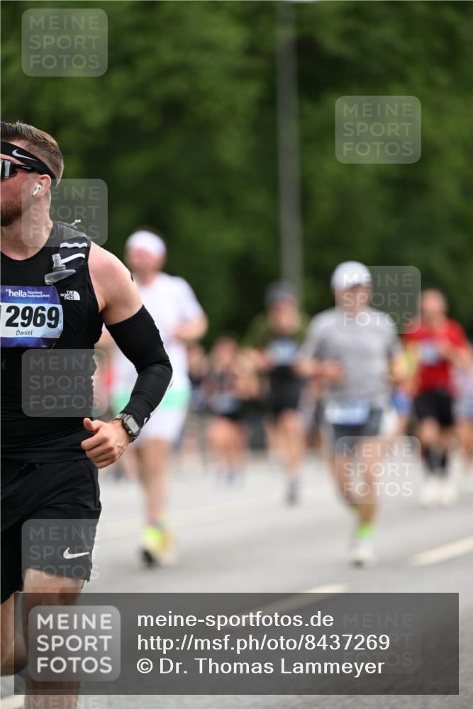 29.06.2025 - hella hamburg halbmarathon Dr. Thomas Lammeyer http://msf.ph/oto/8437269 29.06.2025 10:55:44 Kennedybrücke 1208, 1617, 1930, 2202, 2380, 2484, 2485, 2736, 2778, 3229, 3838, 4652, 4771, 5286, 5289, 5357, 6945, 7012, 7769, 7938, 7992, 8410, 8779, 9166, 9167, 9933, 10521, 10552, 10636, 10673 meine-sportfotos.de