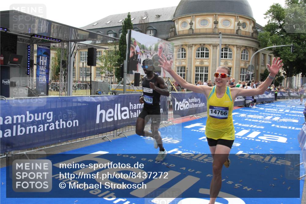 29.06.2025 - hella hamburg halbmarathon Michael Strokosch http://msf.ph/oto/8437272 29.06.2025 10:20:58 Ziel 11210, 14766, 19075 meine-sportfotos.de