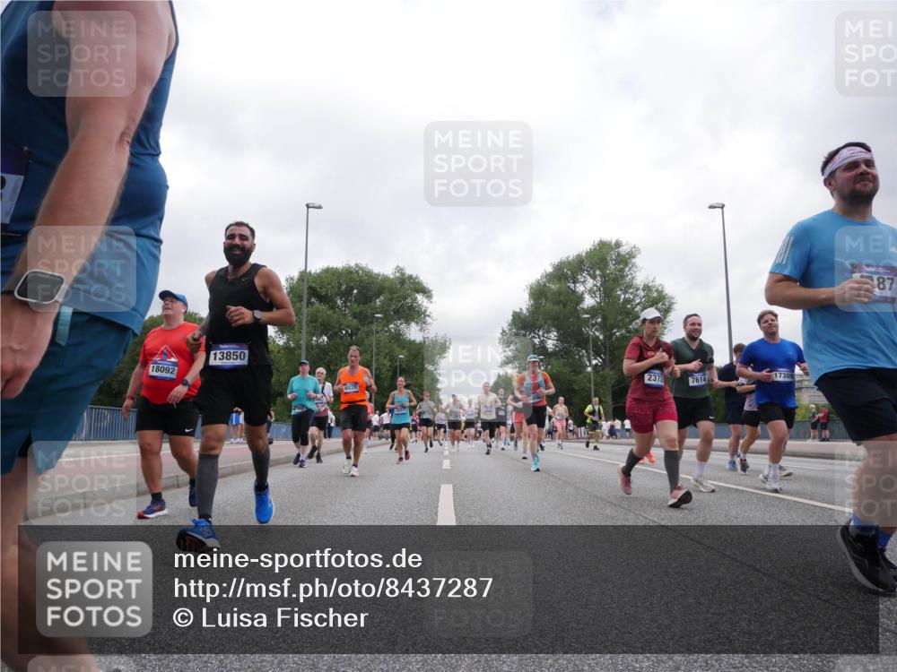 29.06.2025 - hella hamburg halbmarathon Luisa Fischer http://msf.ph/oto/8437287 29.06.2025 10:57:30 Kennedybrücke 18092, 13850, 6039, 3557, 2372, 7614, 17309, 87, 2372, 2761, 3187, 3249, 4323, 4685, 4838, 6468, 6583, 6987, 7614, 9503, 10207 meine-sportfotos.de