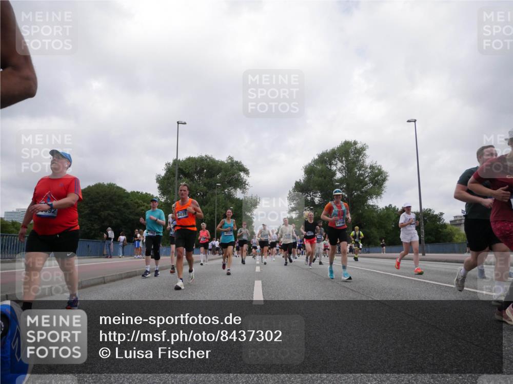 29.06.2025 - hella hamburg halbmarathon Luisa Fischer http://msf.ph/oto/8437302 29.06.2025 10:57:30 Kennedybrücke 6039, 3557, 14596, 2372, 2761, 3187, 3249, 4323, 4685, 4838, 6468, 6583, 6987, 7614, 9503, 10207 meine-sportfotos.de