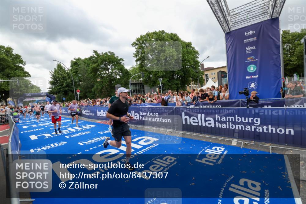 29.06.2025 - hella hamburg halbmarathon Zöllner http://msf.ph/oto/8437307 29.06.2025 10:54:58 Ziel 1327, 1506, 3652, 5020, 6433, 6994, 8514, 8698, 10266, 13988, 14638, 14660, 14845, 15156, 16047, 16623, 16868, 17261, 18181, 18325 meine-sportfotos.de