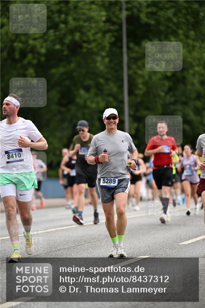 29.06.2025 - hella hamburg halbmarathon Dr. Thomas Lammeyer http://msf.ph/oto/8437312 29.06.2025 10:55:45 Kennedybrücke 1617, 1930, 2202, 2380, 2484, 2485, 2736, 2778, 3229, 3838, 4652, 4771, 5286, 5289, 5357, 6091, 6945, 7012, 7769, 7938, 7992, 8410, 9166, 9167, 9933, 10521, 10552, 10636, 10673 meine-sportfotos.de