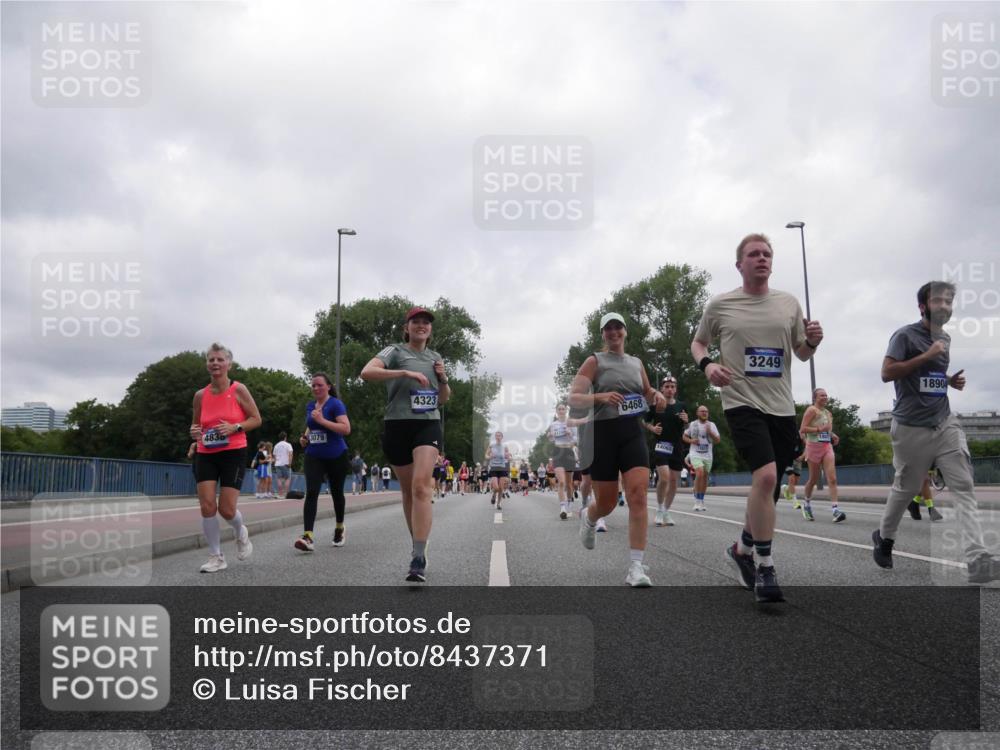 29.06.2025 - hella hamburg halbmarathon Luisa Fischer http://msf.ph/oto/8437371 29.06.2025 10:57:34 Kennedybrücke 4836, 3079, 4323, 6468, 3249, 14065, 1890, 3249, 3364, 4323, 4838, 5309, 6468, 6583, 6987, 7614, 9503 meine-sportfotos.de