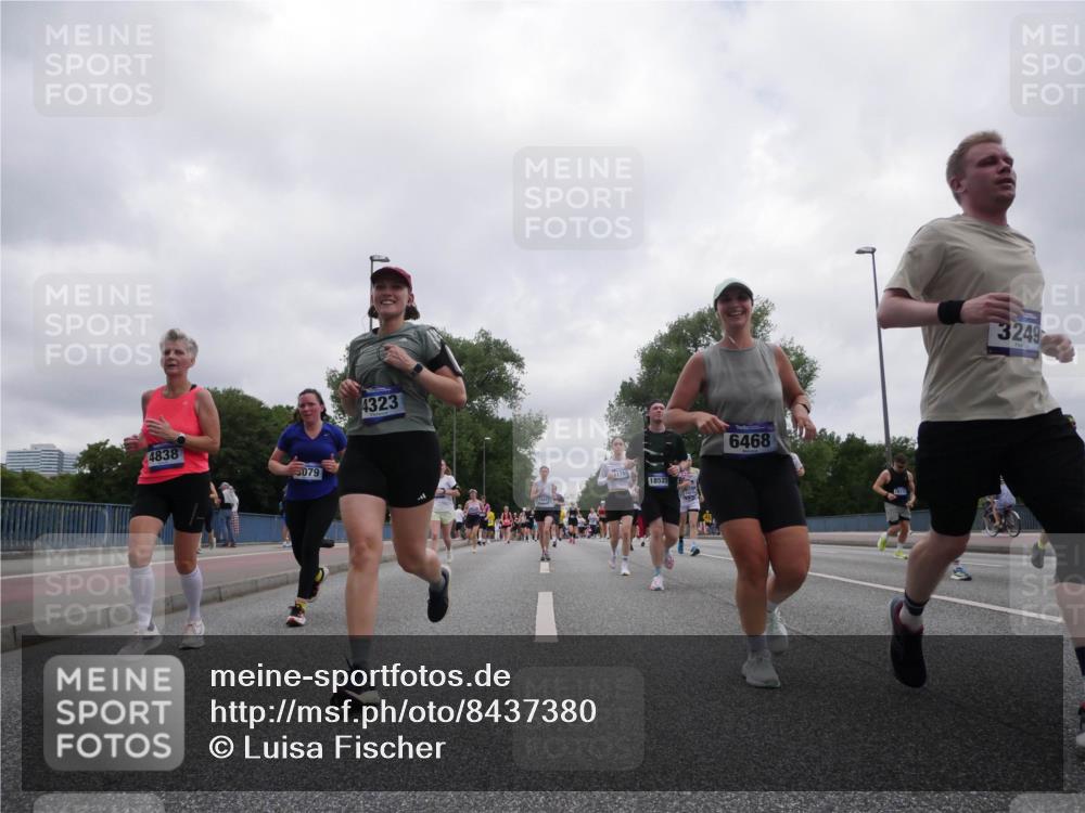 29.06.2025 - hella hamburg halbmarathon Luisa Fischer http://msf.ph/oto/8437380 29.06.2025 10:57:34 Kennedybrücke 4838, 079, 4323, 11769, 18523, 6468, 3249, 3249, 3364, 4323, 4838, 5309, 6468, 6583, 6987, 7614, 9503 meine-sportfotos.de