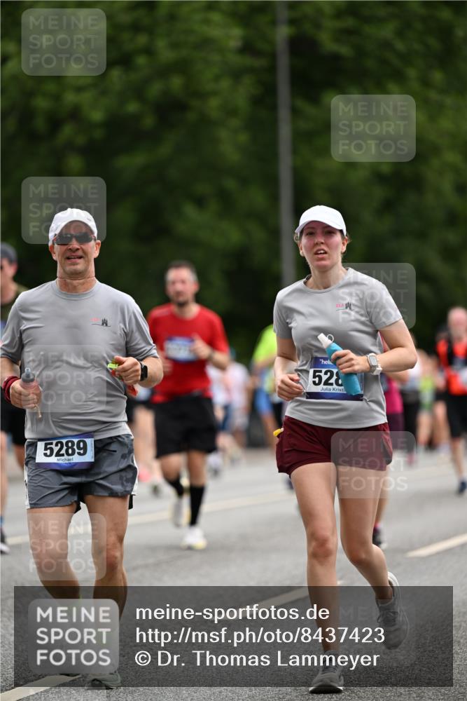 29.06.2025 - hella hamburg halbmarathon Dr. Thomas Lammeyer http://msf.ph/oto/8437423 29.06.2025 10:55:48 Kennedybrücke 1617, 1930, 2202, 2380, 2484, 2485, 2736, 2778, 3838, 4652, 4771, 5286, 5289, 5357, 5716, 6091, 6945, 7012, 7769, 7938, 7992, 8410, 8621, 9166, 9167, 9933, 10521, 10552, 10614, 10636, 10673 meine-sportfotos.de
