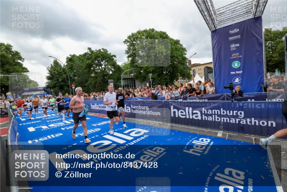 29.06.2025 - hella hamburg halbmarathon Zöllner http://msf.ph/oto/8437428 29.06.2025 10:55:02 Ziel 1327, 2884, 3652, 4249, 4616, 4938, 5020, 6433, 6994, 8514, 8698, 10266, 13988, 14638, 14750, 14845, 15126, 15156, 15879, 16047, 16623, 16868, 18181, 18325 meine-sportfotos.de