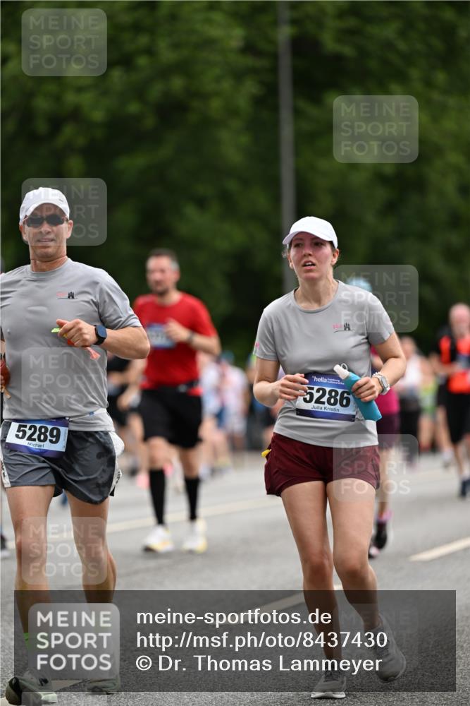 29.06.2025 - hella hamburg halbmarathon Dr. Thomas Lammeyer http://msf.ph/oto/8437430 29.06.2025 10:55:48 Kennedybrücke 1617, 1930, 2202, 2380, 2484, 2485, 2736, 2778, 3838, 4652, 4771, 5286, 5289, 5357, 5716, 6091, 6945, 7012, 7769, 7938, 7992, 8410, 8621, 9166, 9167, 9933, 10521, 10552, 10614, 10636, 10673 meine-sportfotos.de