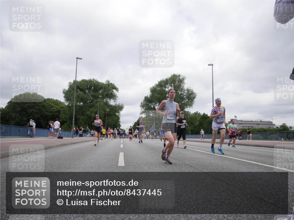 29.06.2025 - hella hamburg halbmarathon Luisa Fischer http://msf.ph/oto/8437445 29.06.2025 10:57:38 Kennedybrücke 16691, 14171, 14038, 2600, 3364, 4838, 5309, 6583, 6987, 7946, 9130 meine-sportfotos.de