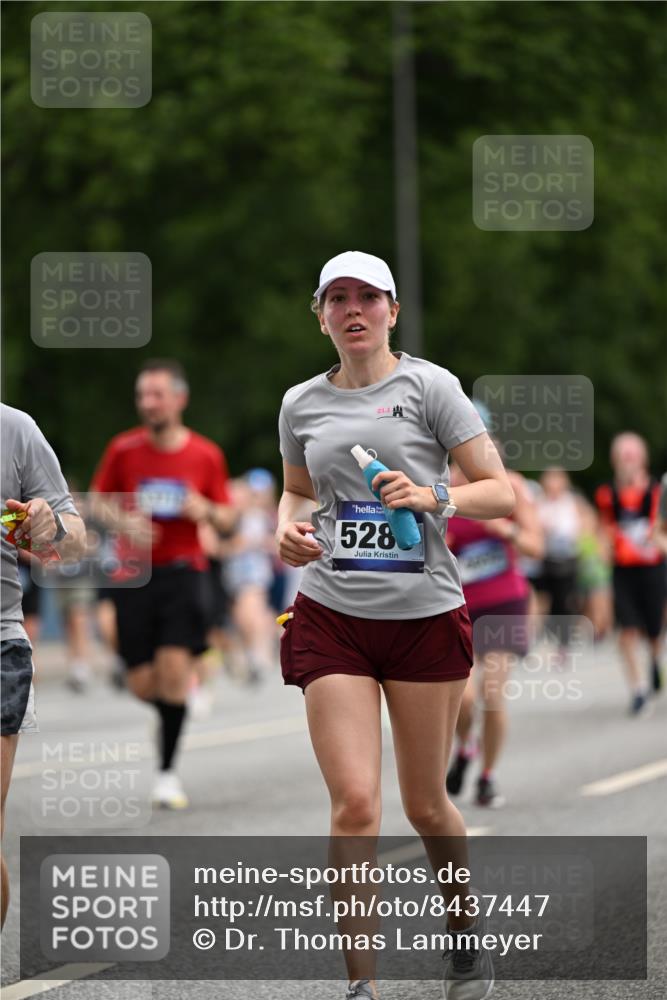 29.06.2025 - hella hamburg halbmarathon Dr. Thomas Lammeyer http://msf.ph/oto/8437447 29.06.2025 10:55:49 Kennedybrücke 1617, 1930, 2202, 2380, 2484, 2485, 2736, 2778, 3038, 3838, 4652, 4771, 5286, 5289, 5357, 5716, 6091, 6945, 7012, 7769, 7938, 7992, 8200, 8410, 8621, 9166, 9167, 9933, 10521, 10552, 10614, 10636, 10673 meine-sportfotos.de
