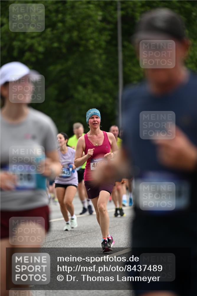 29.06.2025 - hella hamburg halbmarathon Dr. Thomas Lammeyer http://msf.ph/oto/8437489 29.06.2025 10:55:50 Kennedybrücke 1617, 1930, 2202, 2380, 2484, 2485, 2736, 2778, 3038, 3838, 4652, 4771, 5286, 5289, 5357, 5716, 6091, 6945, 7012, 7769, 7825, 7938, 7992, 8200, 8410, 8621, 9166, 9167, 9933, 10521, 10552, 10614, 10636, 10673 meine-sportfotos.de