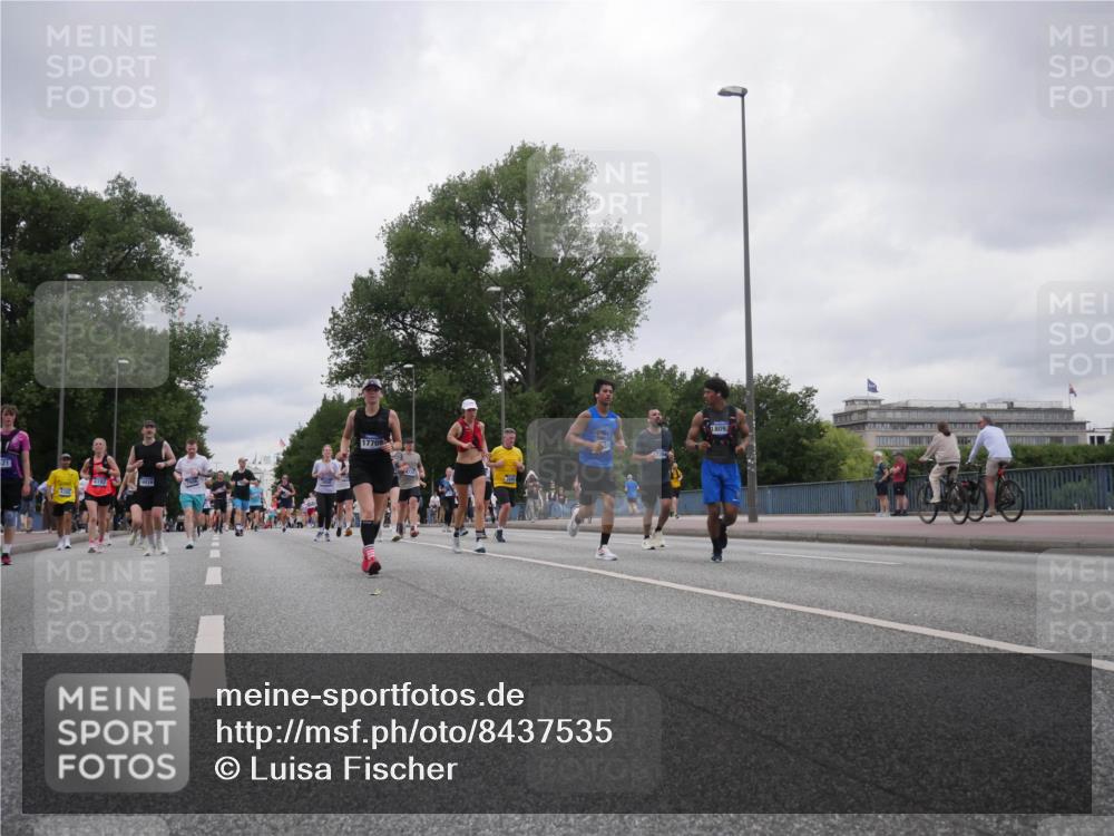 29.06.2025 - hella hamburg halbmarathon Luisa Fischer http://msf.ph/oto/8437535 29.06.2025 10:57:43 Kennedybrücke 21, 6192, 14416, 17709, 2600, 3364, 4720, 5309, 5856, 5933, 6583, 6987, 7670, 7946, 7986, 9130 meine-sportfotos.de