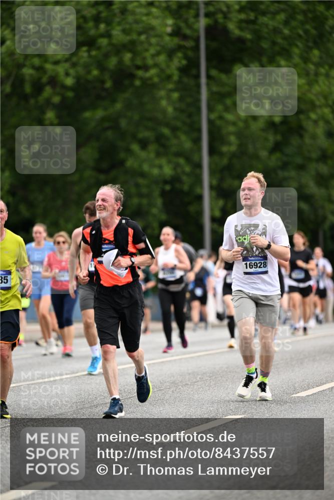 29.06.2025 - hella hamburg halbmarathon Dr. Thomas Lammeyer http://msf.ph/oto/8437557 29.06.2025 10:55:53 Kennedybrücke 1203, 1404, 1617, 1930, 2202, 2380, 2484, 2485, 2736, 2778, 3038, 3838, 4652, 4771, 5062, 5286, 5289, 5357, 5716, 6091, 6945, 7012, 7825, 7938, 7992, 8200, 8410, 8621, 9166, 9167, 9933, 10521, 10552, 10614, 10636, 10673 meine-sportfotos.de