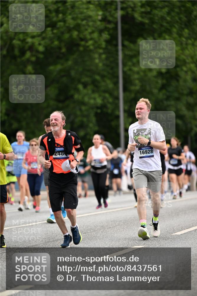 29.06.2025 - hella hamburg halbmarathon Dr. Thomas Lammeyer http://msf.ph/oto/8437561 29.06.2025 10:55:53 Kennedybrücke 1203, 1404, 1617, 1930, 2202, 2380, 2484, 2485, 2736, 2778, 3038, 3838, 4652, 4771, 5062, 5286, 5289, 5357, 5716, 6091, 6945, 7012, 7825, 7938, 7992, 8200, 8410, 8621, 9166, 9167, 9933, 10521, 10552, 10614, 10636, 10673 meine-sportfotos.de