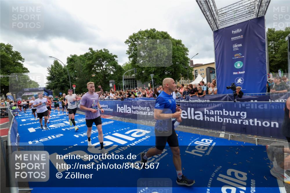 29.06.2025 - hella hamburg halbmarathon Zöllner http://msf.ph/oto/8437567 29.06.2025 10:55:09 Ziel 2448, 2884, 3041, 3791, 3945, 4249, 4938, 6355, 8691, 9060, 9361, 9380, 10191, 10192, 11333, 11747, 11976, 12248, 12961, 13297, 14750, 14948, 15126, 15879, 16108, 16630, 17803, 17842 meine-sportfotos.de