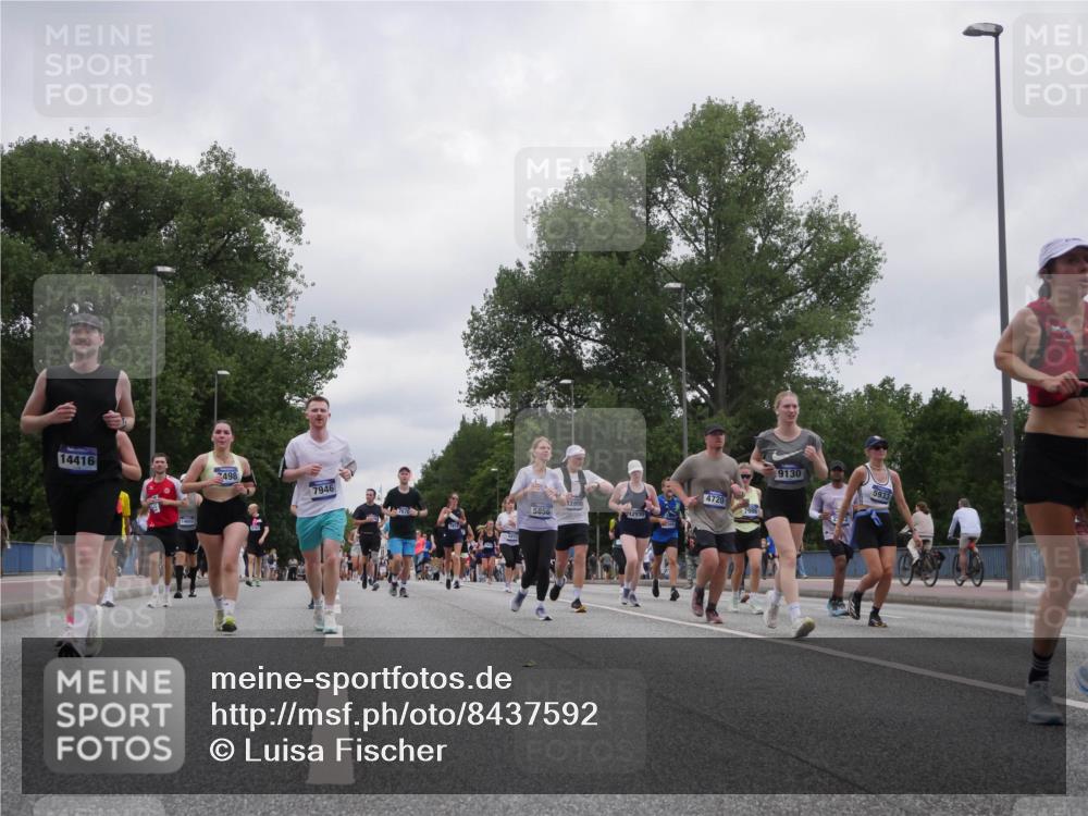 29.06.2025 - hella hamburg halbmarathon Luisa Fischer http://msf.ph/oto/8437592 29.06.2025 10:57:46 Kennedybrücke 14416, 14655, 498, 7946, 12898, 5856, 12930, 767, 4720, 7986, 9130, 5933, 2600, 4039, 4720, 5856, 5933, 7670, 7874, 7946, 7986, 9130 meine-sportfotos.de