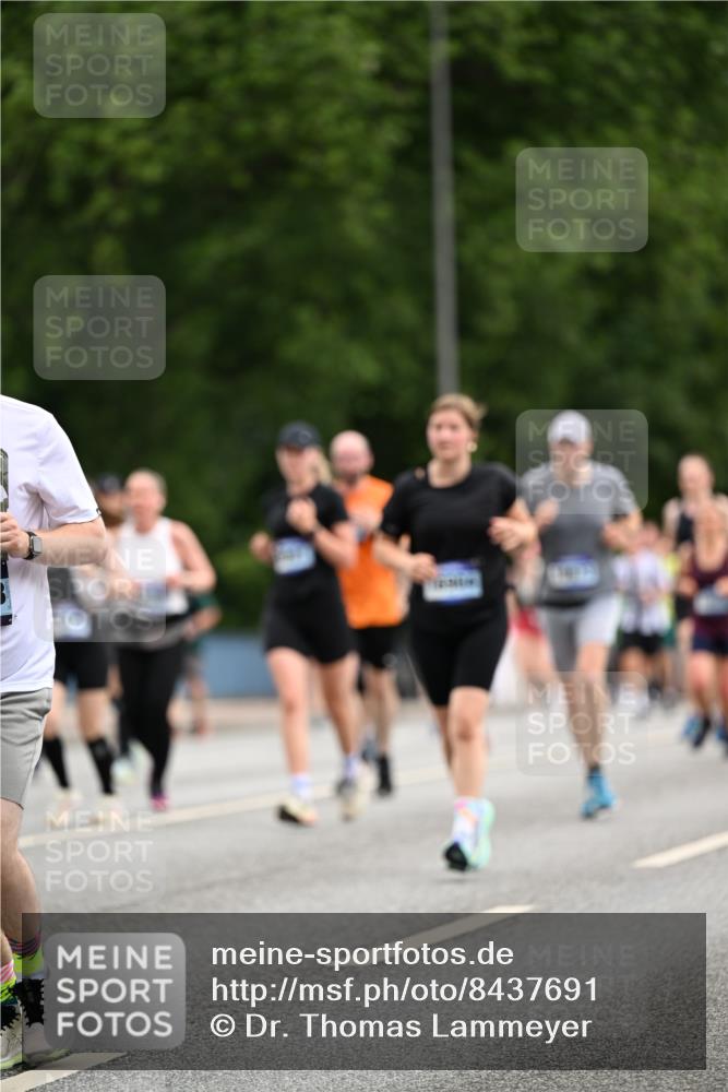 29.06.2025 - hella hamburg halbmarathon Dr. Thomas Lammeyer http://msf.ph/oto/8437691 29.06.2025 10:55:57 Kennedybrücke 1203, 1404, 1418, 1617, 1930, 2202, 2380, 2484, 2485, 2736, 2778, 3038, 3838, 4652, 4878, 5062, 5286, 5289, 5357, 5716, 6091, 6945, 6954, 7012, 7770, 7771, 7825, 7938, 7992, 8040, 8200, 8410, 8621, 10521, 10552, 10614, 10636, 10673 meine-sportfotos.de