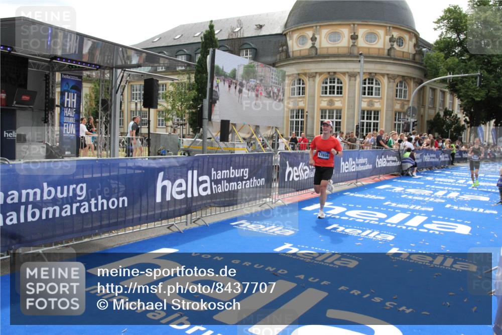 29.06.2025 - hella hamburg halbmarathon Michael Strokosch http://msf.ph/oto/8437707 29.06.2025 10:21:37 Ziel 9442, 11965, 17856 meine-sportfotos.de