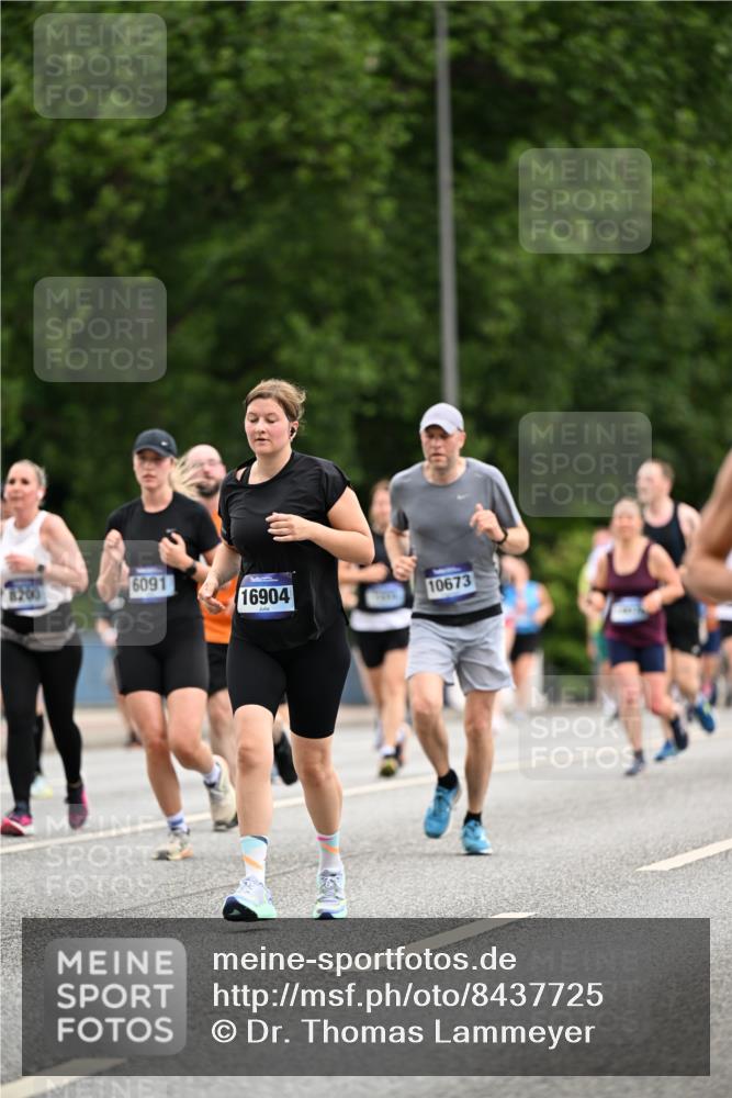 29.06.2025 - hella hamburg halbmarathon Dr. Thomas Lammeyer http://msf.ph/oto/8437725 29.06.2025 10:55:58 Kennedybrücke 1203, 1404, 1418, 1617, 1930, 2202, 2380, 2484, 2485, 2736, 2778, 3038, 3838, 4652, 4878, 5062, 5286, 5289, 5357, 5394, 5716, 6091, 6945, 6954, 7012, 7770, 7771, 7825, 7938, 7992, 8040, 8200, 8410, 8621, 10521, 10552, 10614, 10636, 10673 meine-sportfotos.de