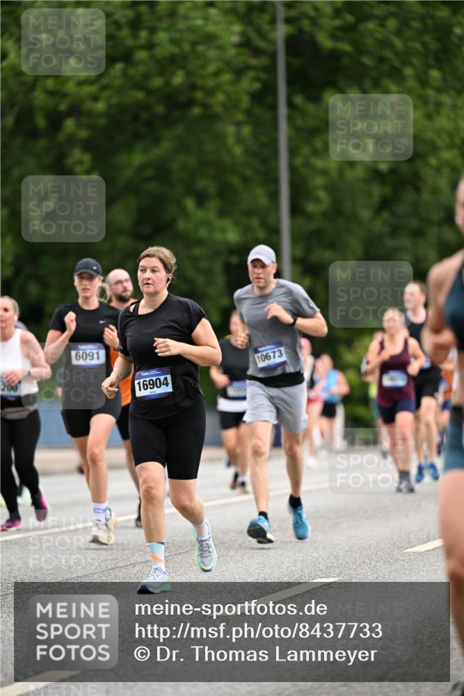 29.06.2025 - hella hamburg halbmarathon Dr. Thomas Lammeyer http://msf.ph/oto/8437733 29.06.2025 10:55:58 Kennedybrücke 1203, 1404, 1418, 1617, 1930, 2202, 2380, 2484, 2485, 2736, 2778, 3038, 3838, 4652, 4878, 5062, 5286, 5289, 5357, 5394, 5716, 6091, 6945, 6954, 7012, 7770, 7771, 7825, 7938, 7992, 8040, 8200, 8410, 8621, 10521, 10552, 10614, 10636, 10673 meine-sportfotos.de
