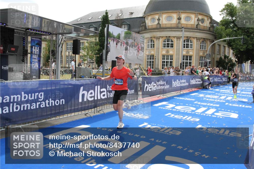 29.06.2025 - hella hamburg halbmarathon Michael Strokosch http://msf.ph/oto/8437740 29.06.2025 10:21:37 Ziel 9442, 11965, 17856 meine-sportfotos.de