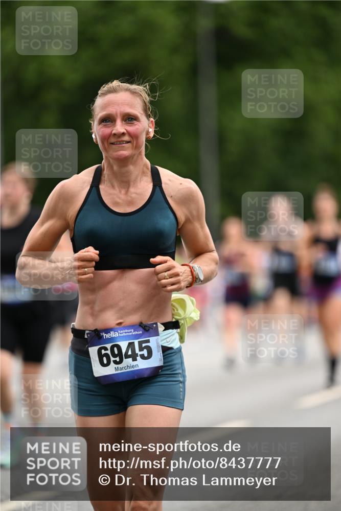 29.06.2025 - hella hamburg halbmarathon Dr. Thomas Lammeyer http://msf.ph/oto/8437777 29.06.2025 10:55:59 Kennedybrücke 1203, 1404, 1418, 1617, 2202, 2380, 2484, 2485, 2736, 2778, 3038, 3838, 4652, 4878, 5062, 5286, 5289, 5357, 5394, 5716, 6091, 6945, 6954, 7012, 7770, 7771, 7825, 7938, 7992, 8040, 8200, 8410, 8621, 9462, 10521, 10552, 10614, 10636, 10673, 10830 meine-sportfotos.de