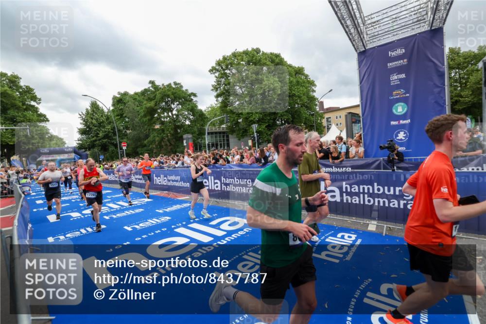 29.06.2025 - hella hamburg halbmarathon Zöllner http://msf.ph/oto/8437787 29.06.2025 10:55:13 Ziel 1549, 1628, 2119, 2448, 3041, 3945, 4903, 6355, 8691, 8973, 9361, 9380, 10188, 10191, 10192, 10582, 11747, 11976, 12248, 12961, 14834, 14948, 15854, 16108, 16630, 17842, 18031, 18966 meine-sportfotos.de