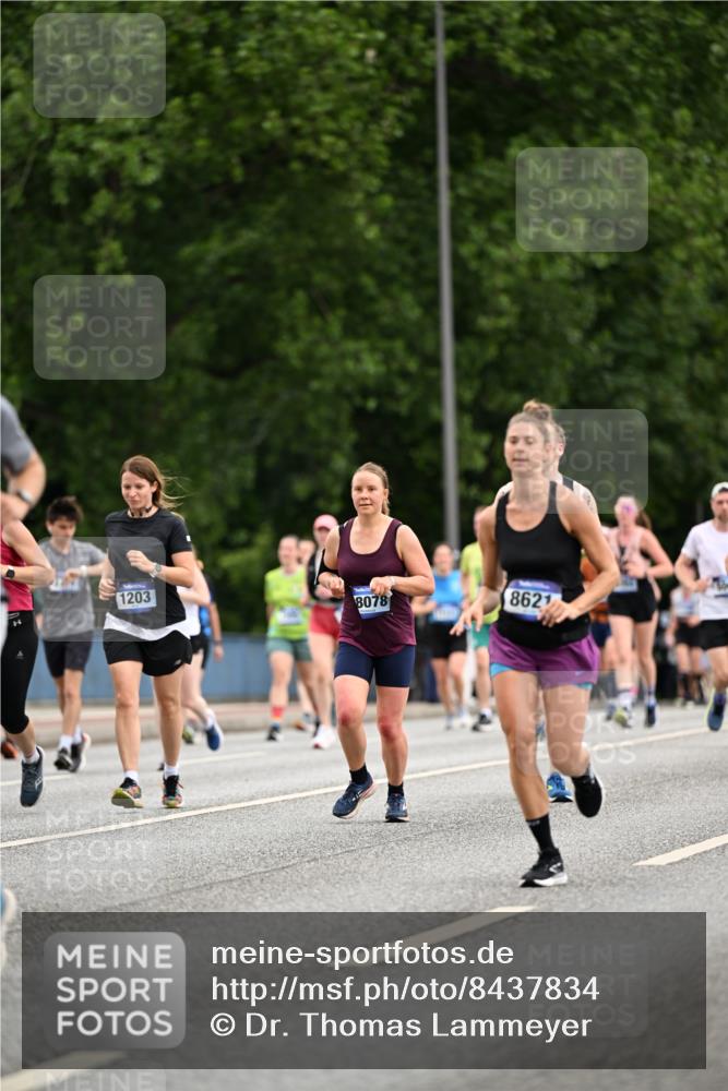 29.06.2025 - hella hamburg halbmarathon Dr. Thomas Lammeyer http://msf.ph/oto/8437834 29.06.2025 10:56:00 Kennedybrücke 1203, 1404, 1418, 1617, 2202, 2484, 2485, 2736, 2778, 3038, 3838, 4652, 4878, 5062, 5286, 5289, 5357, 5394, 5716, 6091, 6945, 6954, 7012, 7770, 7771, 7825, 7938, 7992, 8040, 8200, 8410, 8621, 9462, 10521, 10552, 10614, 10636, 10673, 10830 meine-sportfotos.de