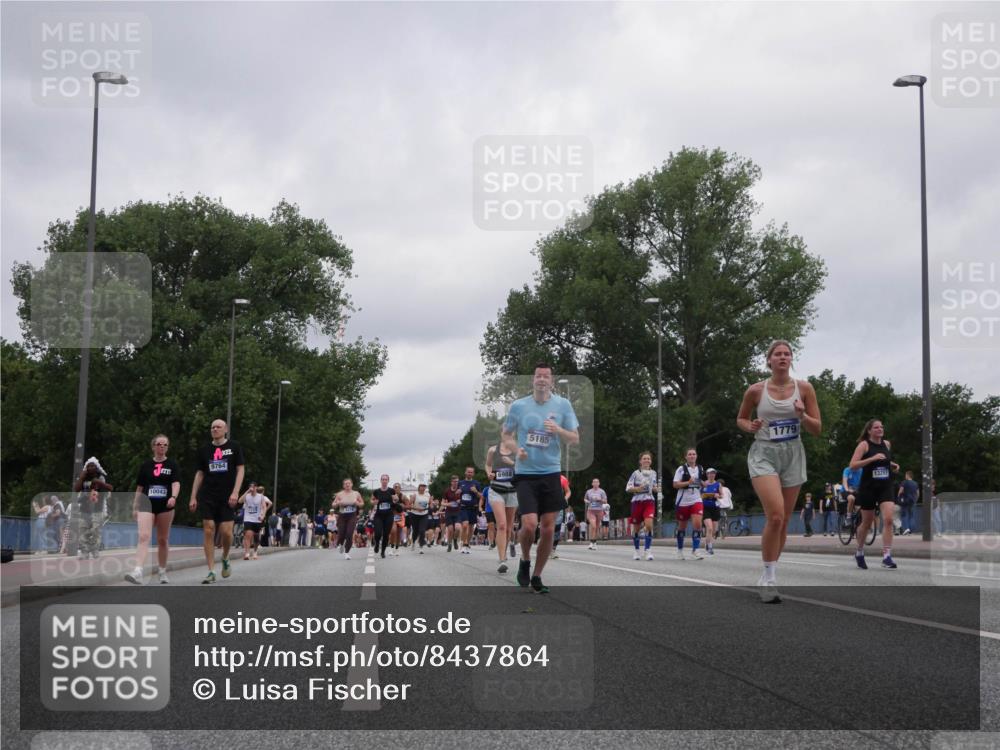 29.06.2025 - hella hamburg halbmarathon Luisa Fischer http://msf.ph/oto/8437864 29.06.2025 10:58:01 Kennedybrücke 5185, 10043, 9764, 1779, 13257, 1767, 1779, 1822, 3857, 5185, 5500, 6279, 6988, 9764, 10331 meine-sportfotos.de
