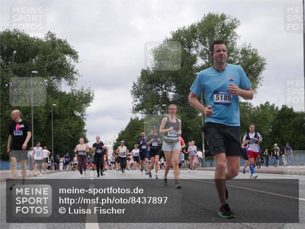 29.06.2025 - hella hamburg halbmarathon Luisa Fischer http://msf.ph/oto/8437897 29.06.2025 10:58:03 Kennedybrücke 9764, 5216, 6279, 12283, 6988, 5430, 5185, 15822, 1767, 1779, 5185, 5430, 5500, 6279, 6988, 8801, 9764, 10331 meine-sportfotos.de