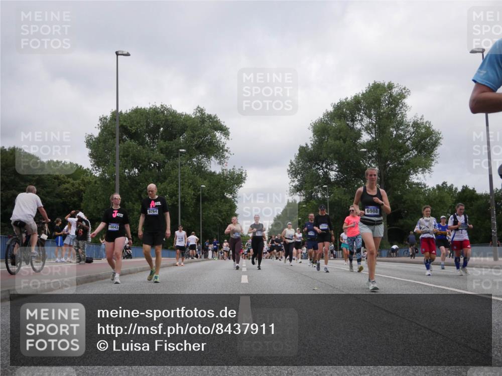 29.06.2025 - hella hamburg halbmarathon Luisa Fischer http://msf.ph/oto/8437911 29.06.2025 10:58:03 Kennedybrücke 9764, 10043, 6279, 12283, 6988, 1767, 1779, 5185, 5430, 5500, 6279, 6988, 8801, 9764, 10331 meine-sportfotos.de