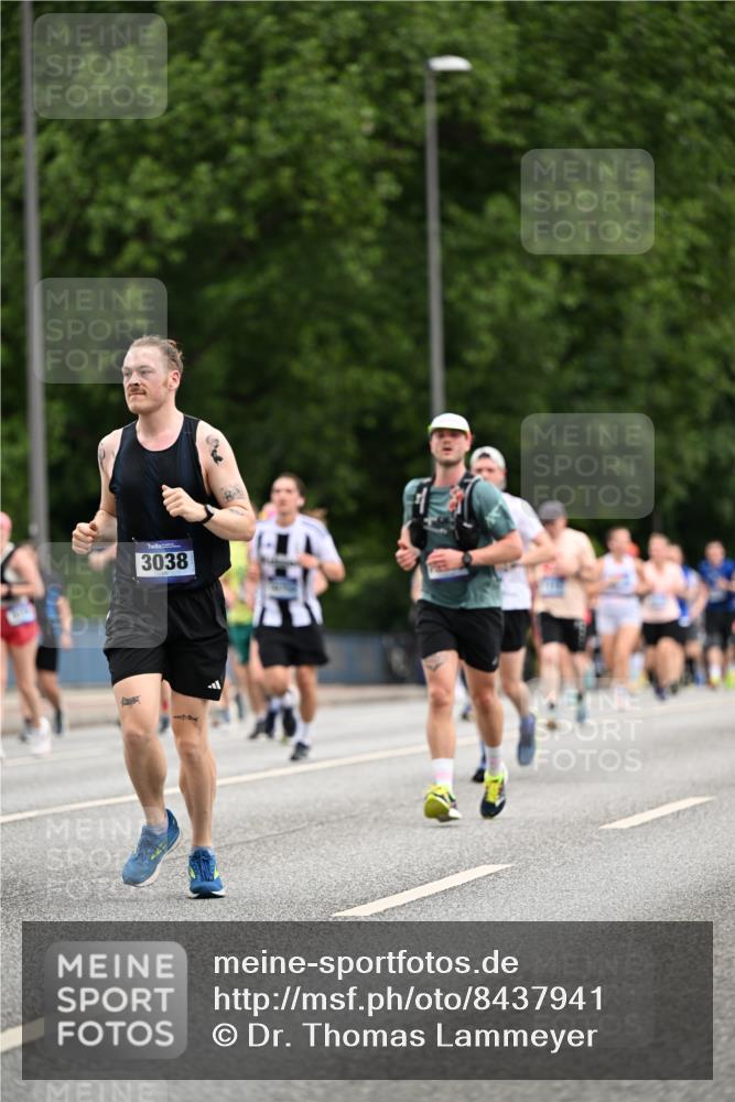 29.06.2025 - hella hamburg halbmarathon Dr. Thomas Lammeyer http://msf.ph/oto/8437941 29.06.2025 10:56:04 Kennedybrücke 1203, 1404, 1418, 1617, 2484, 2485, 2736, 2778, 3038, 4652, 4878, 5062, 5357, 5394, 5534, 5716, 6091, 6945, 6954, 7770, 7771, 7825, 7992, 8040, 8200, 8621, 9460, 9462, 9590, 10521, 10552, 10614, 10673, 10830 meine-sportfotos.de