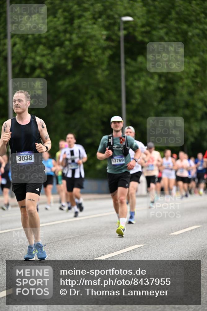 29.06.2025 - hella hamburg halbmarathon Dr. Thomas Lammeyer http://msf.ph/oto/8437955 29.06.2025 10:56:04 Kennedybrücke 1203, 1404, 1418, 1617, 2484, 2485, 2736, 2778, 3038, 4652, 4878, 5062, 5357, 5394, 5534, 5716, 6091, 6945, 6954, 7770, 7771, 7825, 7992, 8040, 8200, 8621, 9460, 9462, 9590, 10521, 10552, 10614, 10673, 10830 meine-sportfotos.de