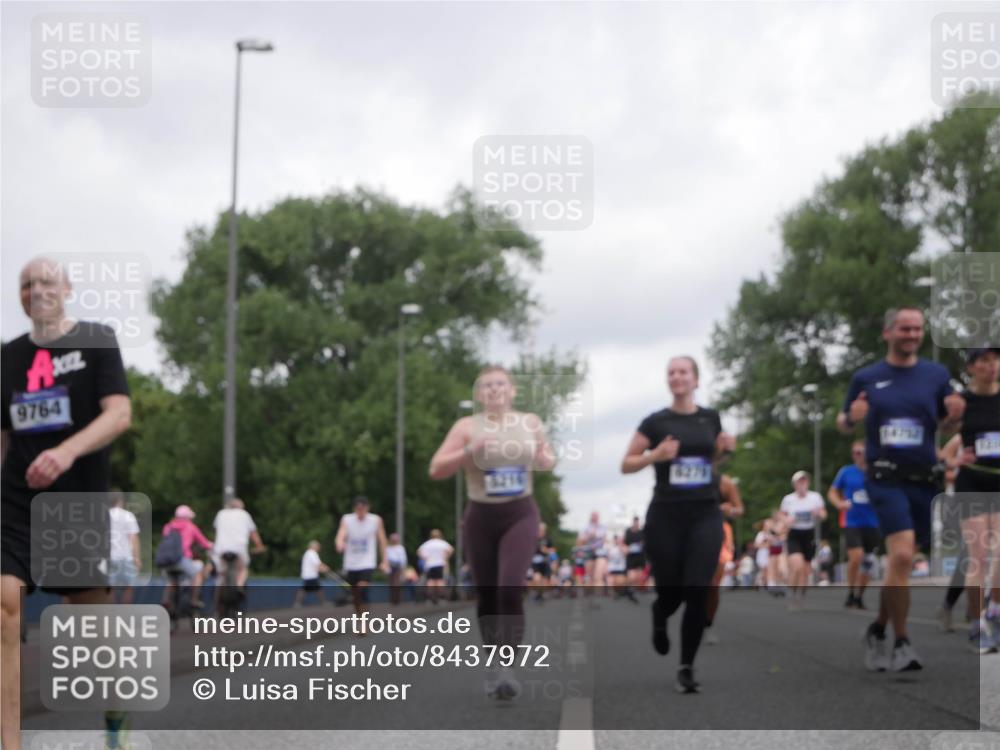 29.06.2025 - hella hamburg halbmarathon Luisa Fischer http://msf.ph/oto/8437972 29.06.2025 10:58:07 Kennedybrücke 9764, 6216, 14754, 1767, 5430, 5500, 6279, 6988, 8801, 8803, 9764, 10331 meine-sportfotos.de