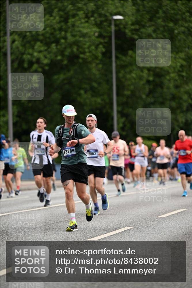 29.06.2025 - hella hamburg halbmarathon Dr. Thomas Lammeyer http://msf.ph/oto/8438002 29.06.2025 10:56:06 Kennedybrücke 1203, 1404, 1418, 1617, 1997, 2484, 2485, 2736, 2778, 3038, 3934, 4652, 4878, 5062, 5357, 5394, 5534, 5716, 6091, 6456, 6945, 6954, 7770, 7771, 7825, 7841, 7992, 8040, 8200, 8621, 9460, 9462, 9590, 10521, 10614, 10673, 10830 meine-sportfotos.de