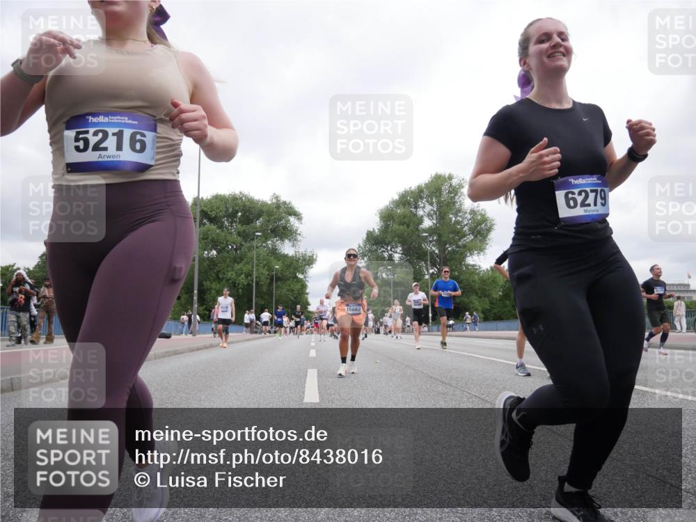 29.06.2025 - hella hamburg halbmarathon Luisa Fischer http://msf.ph/oto/8438016 29.06.2025 10:58:09 Kennedybrücke 5216, 16683, 6279, 5500, 1767, 2566, 5430, 5500, 6279, 6988, 8801, 8803, 10331 meine-sportfotos.de